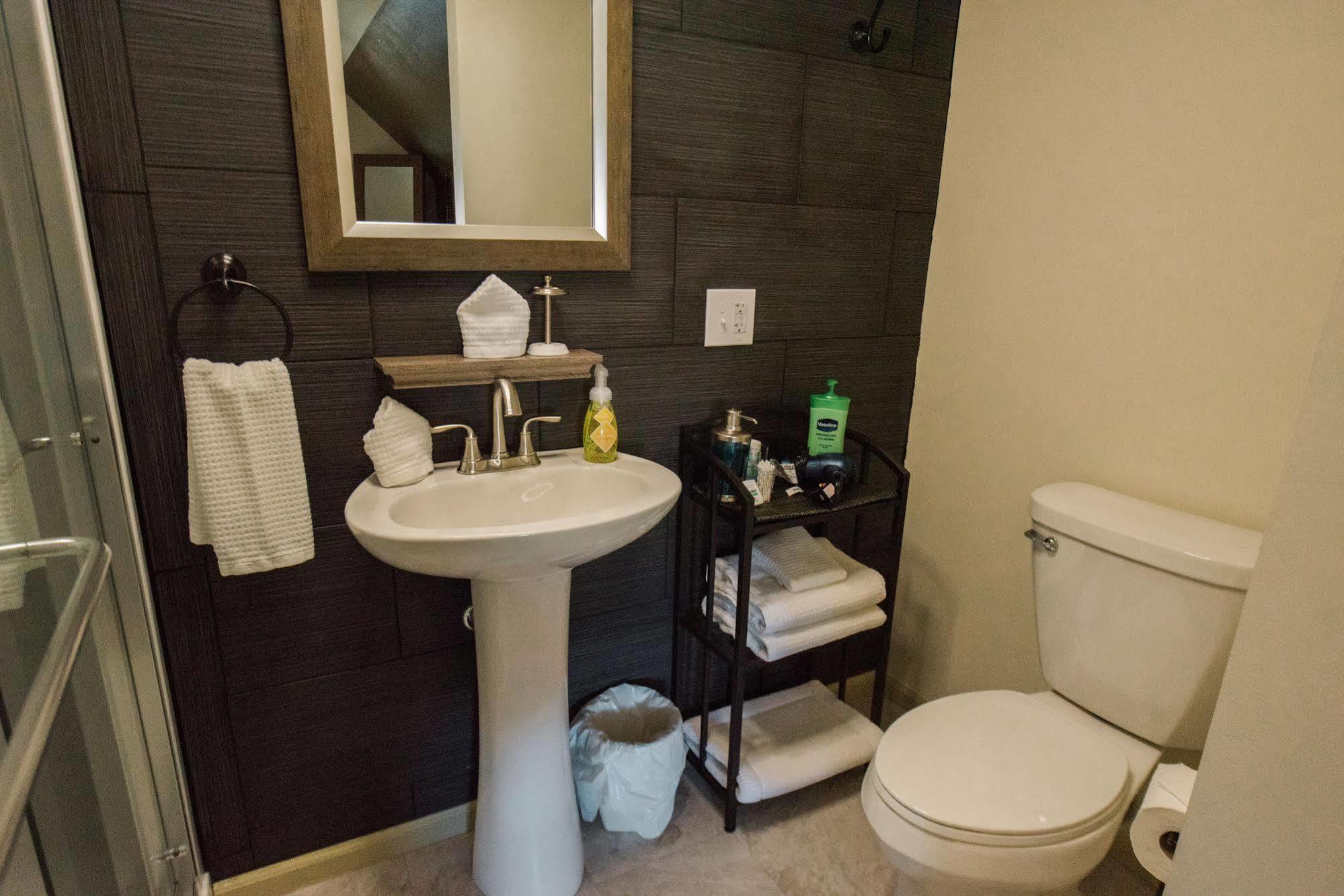 The Little Italy Of Niagara Falls Bed & Breakfast エクステリア 写真